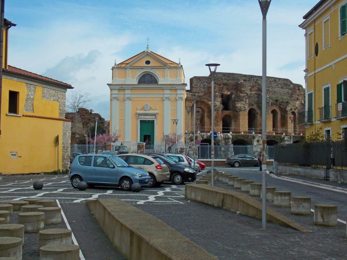 Janara - Teatro Romano Benevento Exterior photo